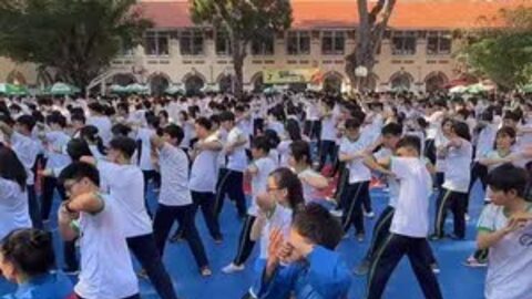 Cháy lớn tại một bãi xe chở hàng ở Đà Nẵng