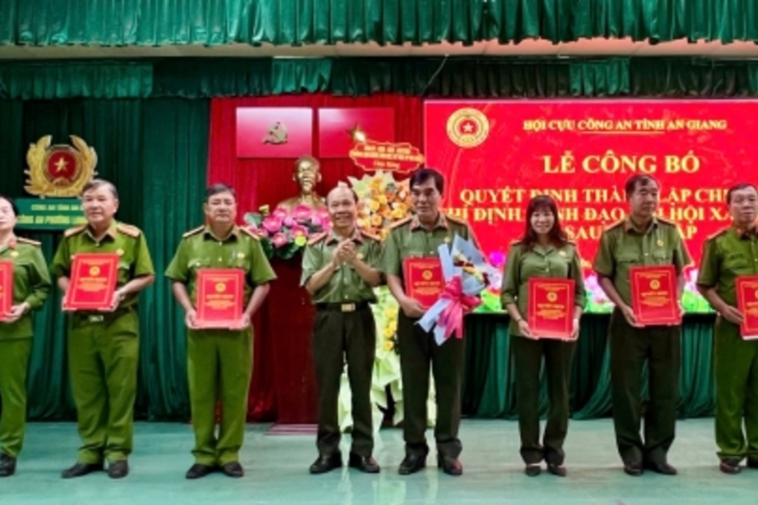 Công bố quyết định chỉ định lãnh đạo Chi hội Cựu Công an nhân dân các phường 