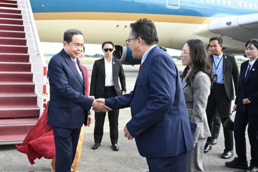 Chủ tịch Quốc hội Trần Thanh Mẫn đến Kuala Lumpur, bắt đầu chuyến thăm chính thức Malaysia và tham dự Đại hội đồng AIPA-46