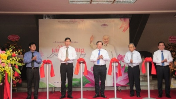 "Những tấm gương bình dị mà cao quý"