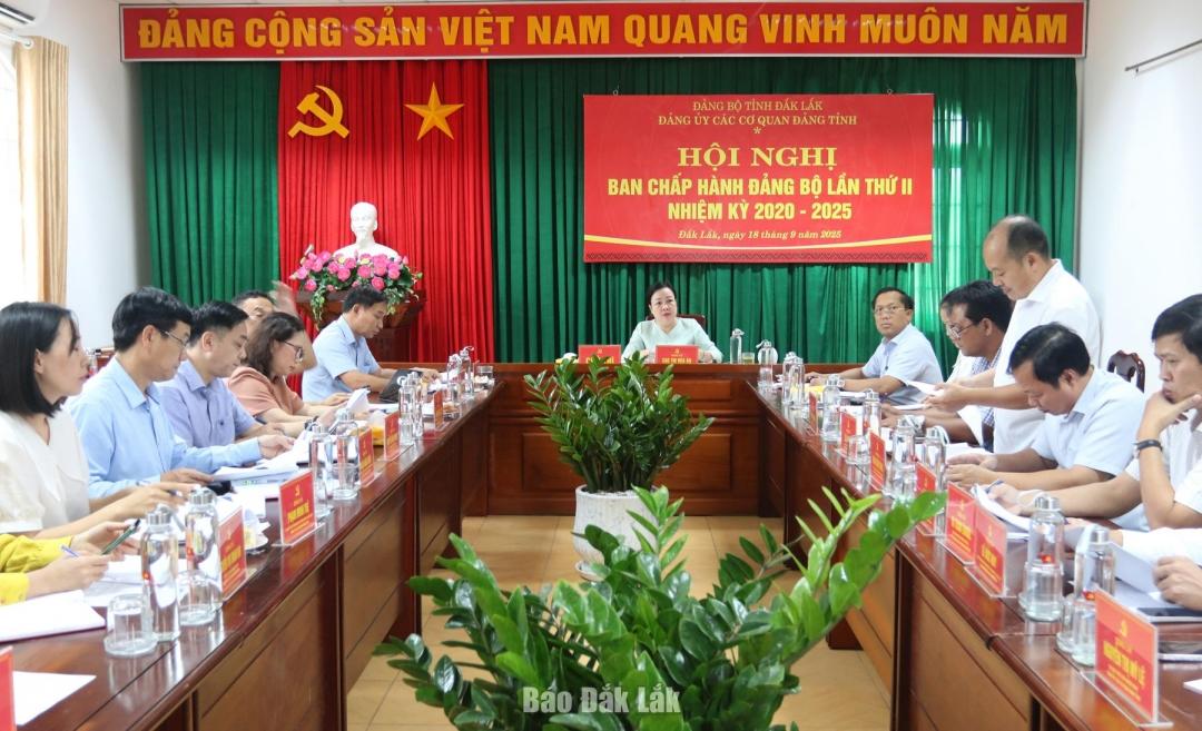 Quang cảnh hội nghị Ban Chấp hành Đảng bộ Các cơ quan Đảng tỉnh.