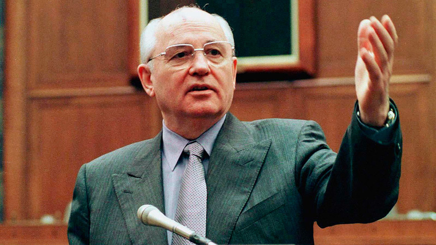 Vì sao Liên Xô sụp đổ:  I. Đường lối cải tổ sai lầm và sự phản bội của Gorbachev